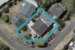 15 Hohiria Street, Waikanae Beach, Waikanae
