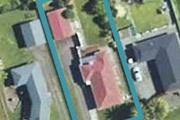 102 Pembroke Road, Stratford