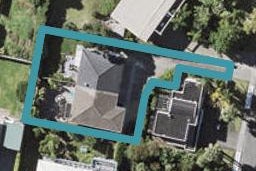 2/37 Parr Terrace, Castor Bay, Auckland