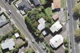 2/233 Great North Road, Henderson, Auckland