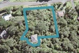 19 Glenesk Road, Piha, Piha