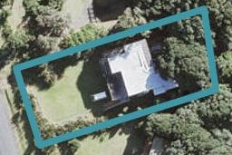 69 Marine Parade North, Piha