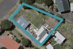 33 Hicks Crescent, Waikanae Beach, Waikanae