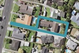 2/122 Prince Regent Drive, Half Moon Bay, Auckland