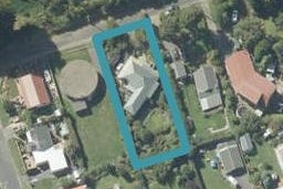 16 Ellesmere Street, Ravensbourne, Dunedin