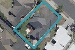 90 Saint James Drive, Huntington, Hamilton
