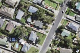2/39 Stottholm Road, Titirangi, Auckland