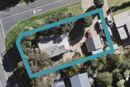 11 Miami Avenue, Surfdale, Waiheke Island