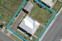 25 Henderson Street, Bluff