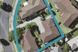 2/15 Bernie Edwards Place, Botany Downs, Auckland