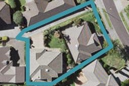 2/12 Yarlside Place, Northpark, Auckland