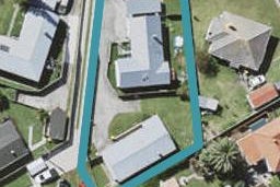 2/61 Philomel Crescent, Bayswater, Auckland