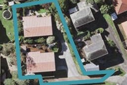 2/15 Billabong Place, Botany Downs, Auckland