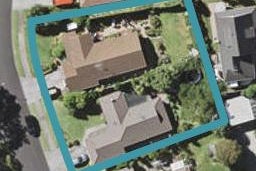 2/14 Pinewood Grove, Botany Downs, Auckland