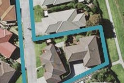 2/30 Bernie Edwards Place, Botany Downs, Auckland