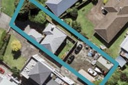 2/33 Kiwi Esplanade, Mangere Bridge, Auckland