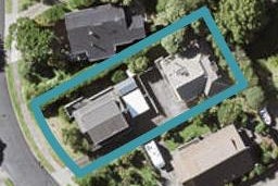 2/33A Pickwick Parade, Mellons Bay, Auckland