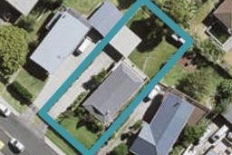 102 Awaroa Road, Sunnyvale, Auckland