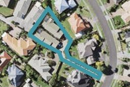 2/12 Rochester Crescent, Somerville, Auckland