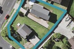 2/31 Gosford Drive, Botany Downs, Auckland