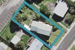 11 Waverley Avenue, Glenfield, Auckland