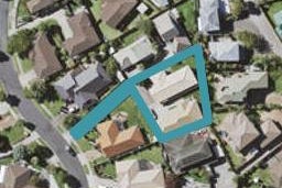 2/7 Bernie Edwards Place, Botany Downs, Auckland