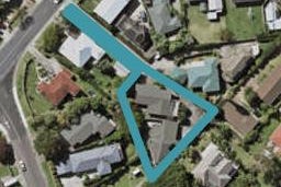 2/139 Nile Road, Milford, Auckland