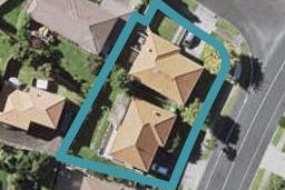 2/80 Gosford Drive, Botany Downs, Auckland