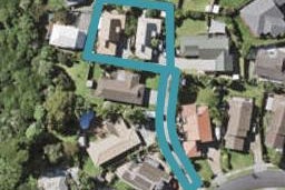 2/13 Pinewood Grove, Botany Downs, Auckland