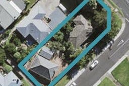 2/1 Anne Road, Hillcrest, Auckland