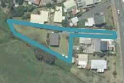 1249 East Coast Road, WHAKATIWAI, MIRANDA