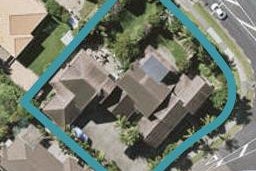 1/2 Carrowmore, Pinehill, Auckland