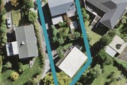 1/4 Highland Avenue, Titirangi, Auckland