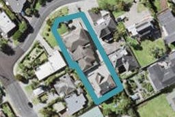 2/1 Lynton Road, Bucklands Beach, Auckland