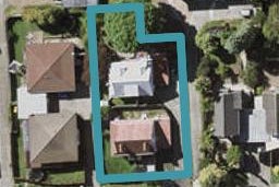 2/15 Lambrown Drive, Totara Vale, Auckland