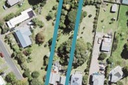 16 Lookout Drive, Laingholm, Auckland