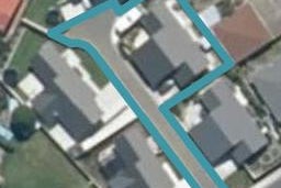 4B Read Crescent, Clive, Clive