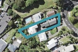 2/14 Clematis Avenue, Murrays Bay, Auckland