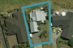 8 Cayman Court, One Tree Point