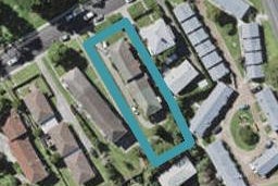 2/5 Roberts Avenue, Bayswater, Auckland