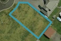 14 Fred Carr Place, One Tree Point