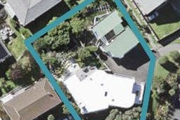 2/2 The Esplanade, Campbells Bay, Auckland