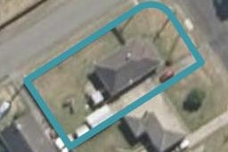 11 Kittyhawk Row, Bulls