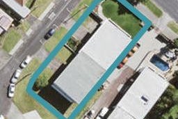1/2 Hillary Heights Avenue, Glendene, Auckland