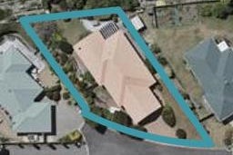 12 Crown Hill, Paraparaumu