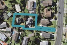 2/36 Gosford Drive, Botany Downs, Auckland