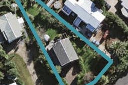 11 Wellington Road, Surfdale, Waiheke Island