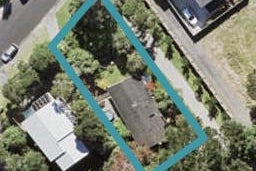 176 Cliff View Drive, Green Bay, Auckland