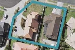 2/8 The Green, Golflands, Auckland