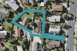2/48 Gosford Drive, Botany Downs, Auckland